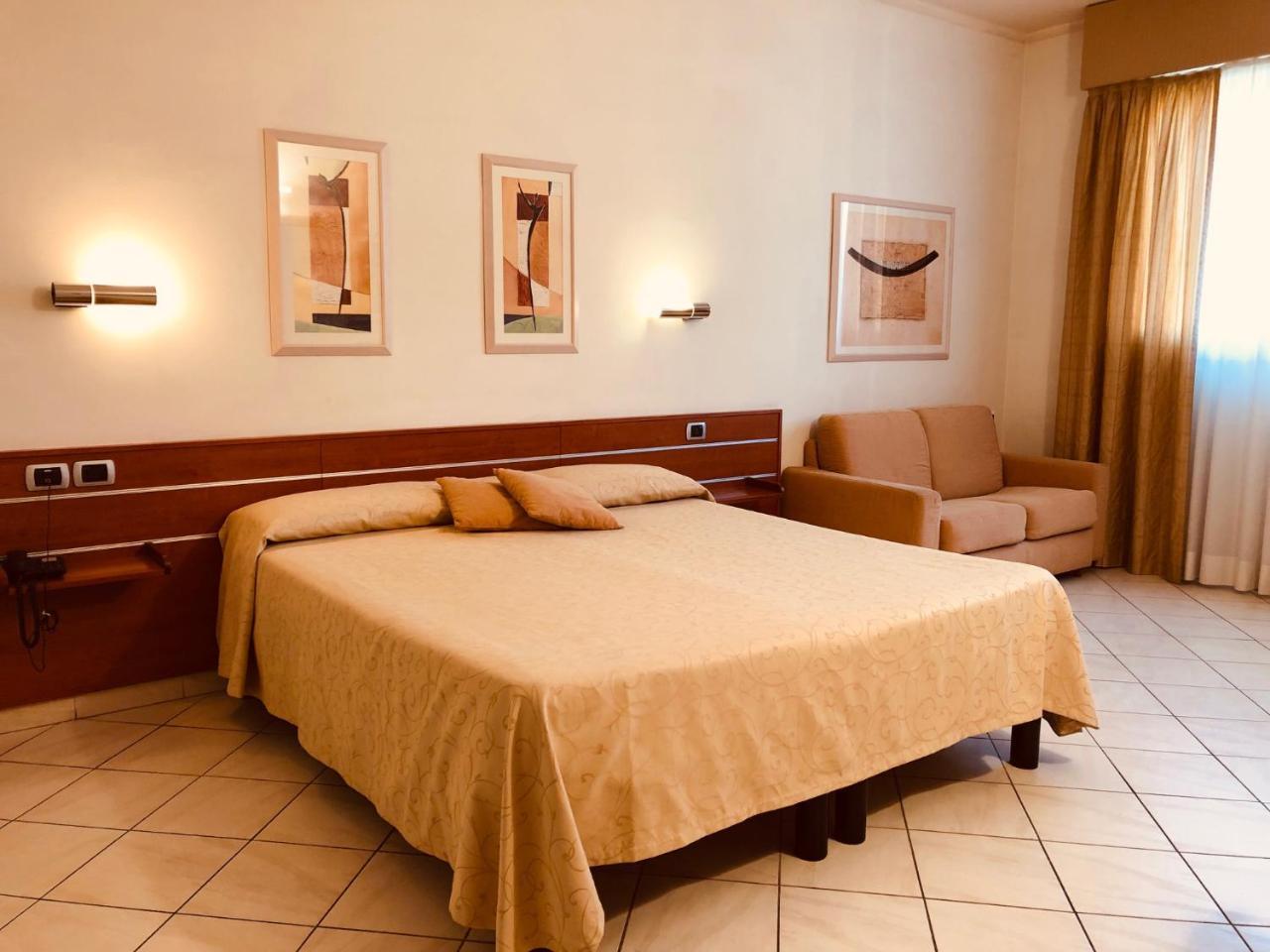 Hotel Delfina Signa Εξωτερικό φωτογραφία